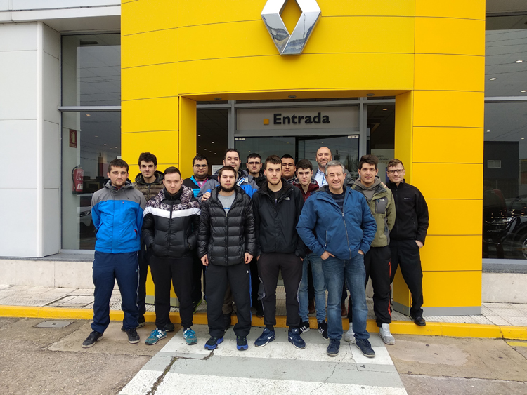 Alumnos de 2º AEV reciben formación en AUTOVICAN