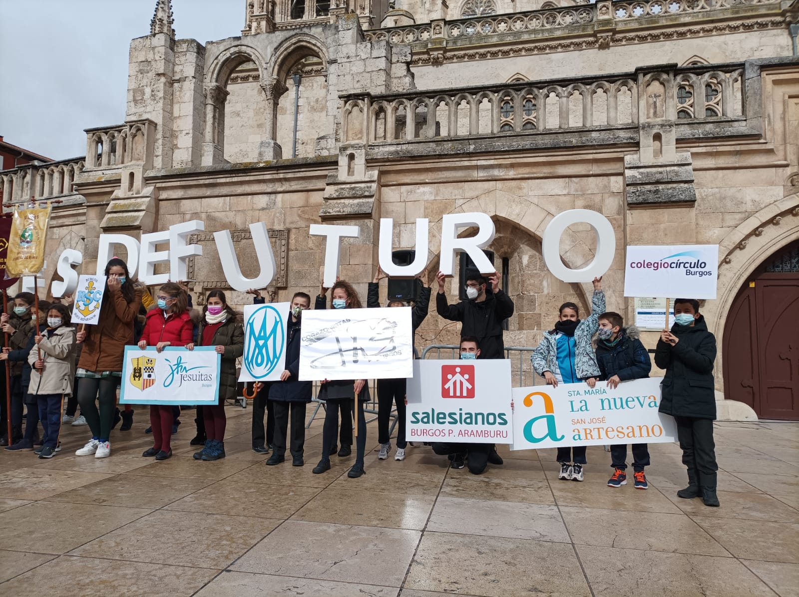 SALESIANOS Y TODAS LAS ESCUELAS CATÓLICAS ABRAZAN LA CATEDRAL