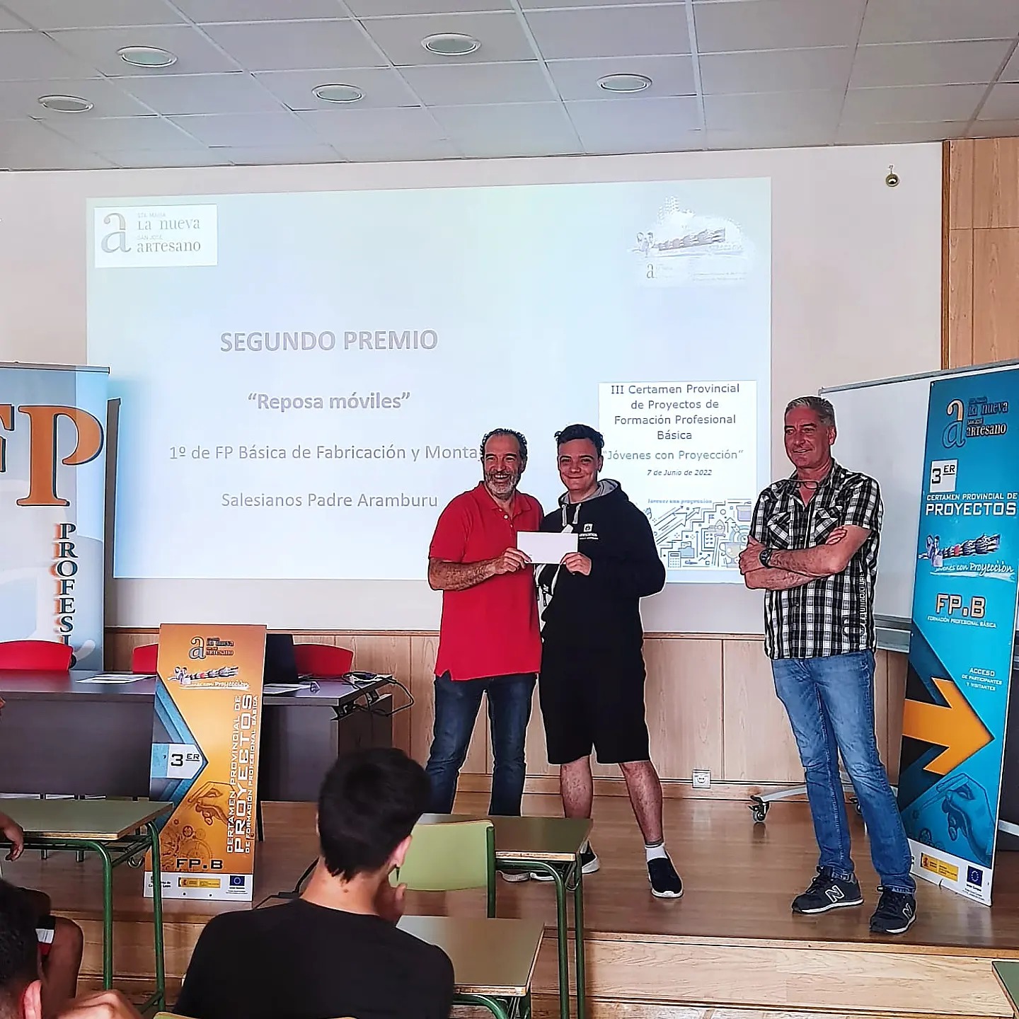 SEGUNDO PREMIO PARA LOS ALUMNOS DE 1º DE MFM EN EL III CERTAMEN DE FP BÁSICA